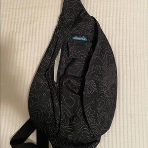 black patterned kavu
